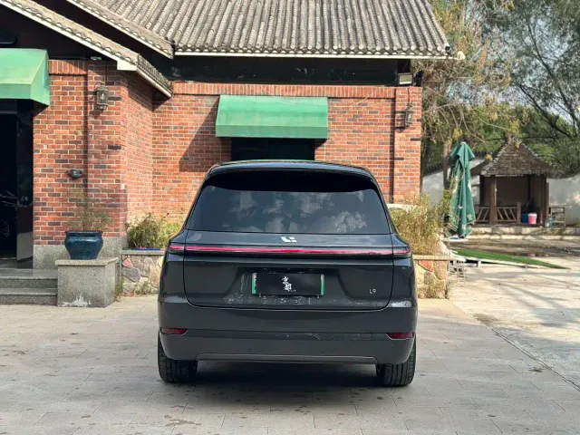 Li Auto L9 — Фото автомобиля 5