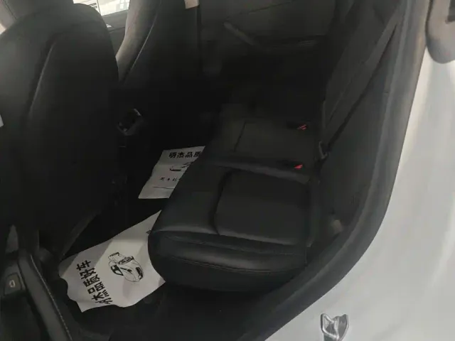 Tesla Model Y — Фото автомобиля 7