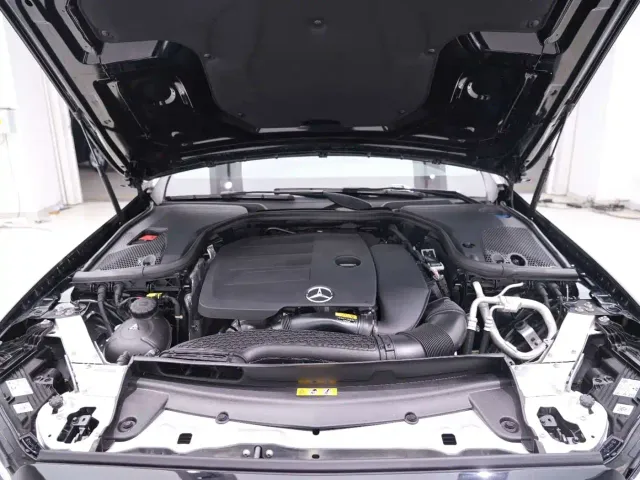 Mercedes-Benz E-Class — Фото автомобиля 16