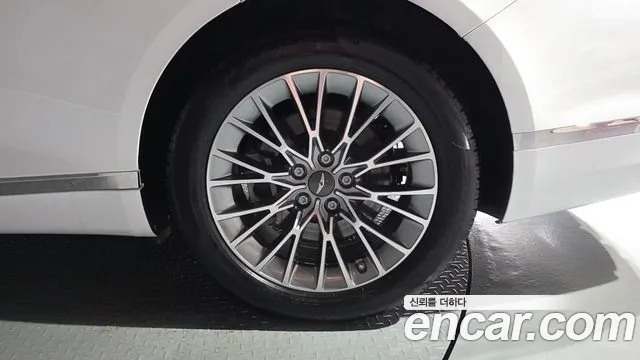 Genesis G80 Бензин 2.5 турбо AWD — Фото автомобиля 15