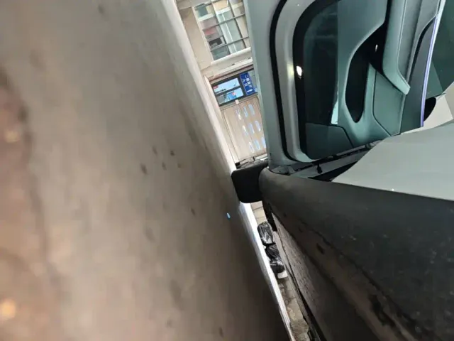 Tesla Model Y — Фото автомобиля 21