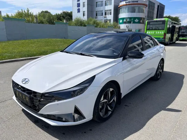 Фотография автомобиля — Hyundai Elantra