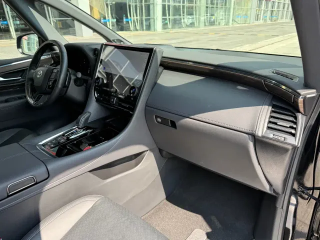 Toyota Alphard — Фото автомобиля 13