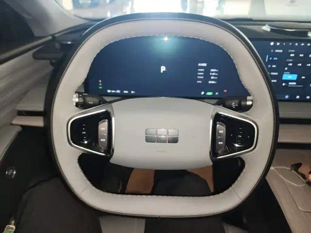 Geely Galaxy E8 — Фото автомобиля 10
