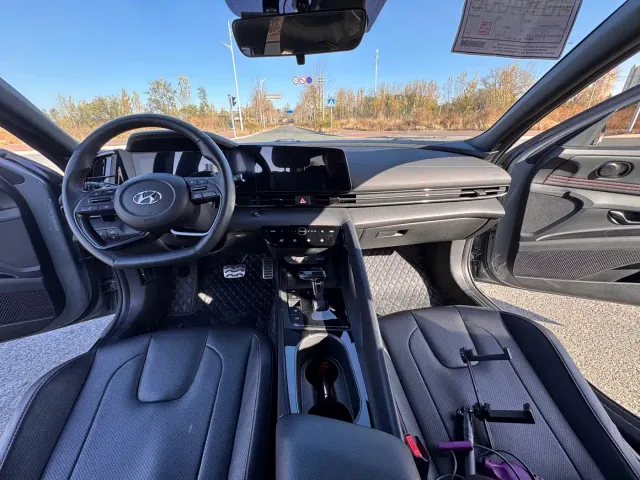 Hyundai Elantra — Фото автомобиля 11