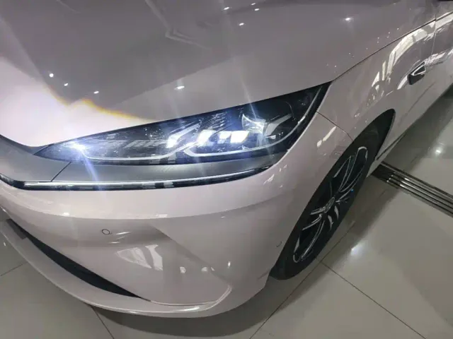 BYD Qin L — Фото автомобиля 23