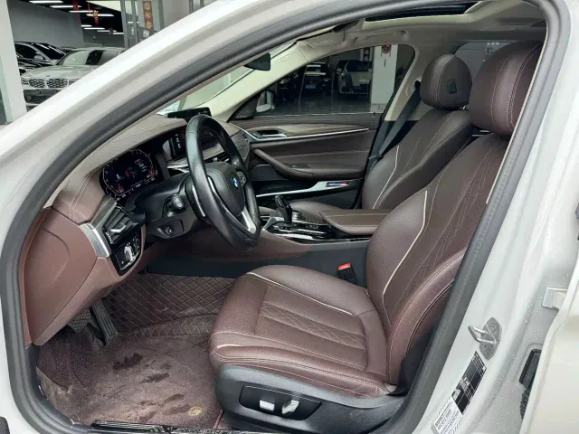 BMW 5 Series — Фото автомобиля 8