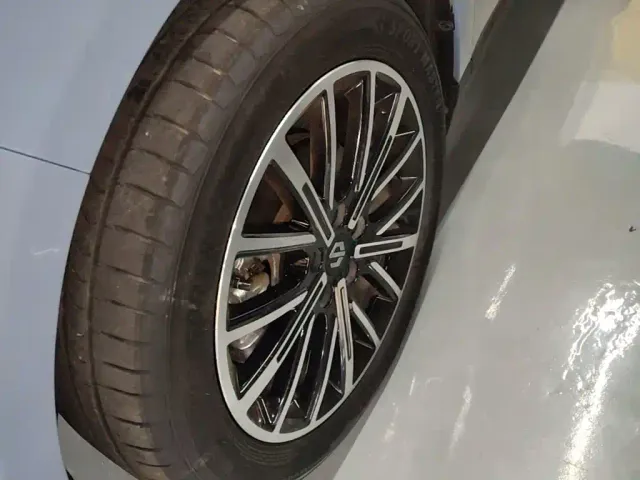 Leapmotor B10 — Фото автомобиля 22