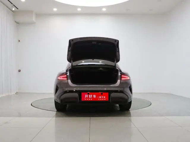 Xiaomi SU7 — Фото автомобиля 7