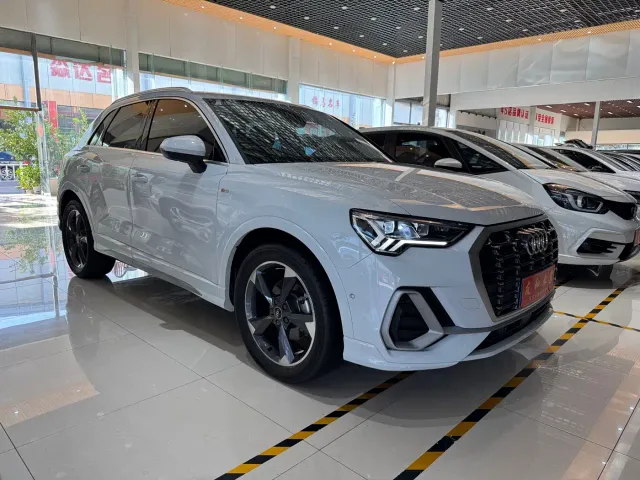 Audi Q3 — Фото автомобиля 3