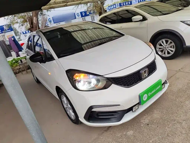 Honda Fit — Фото автомобиля 3