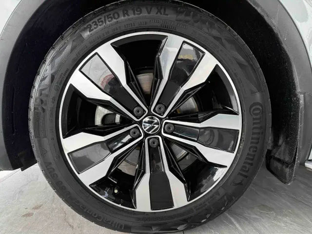 Volkswagen Tiguan L — Фото автомобиля 12