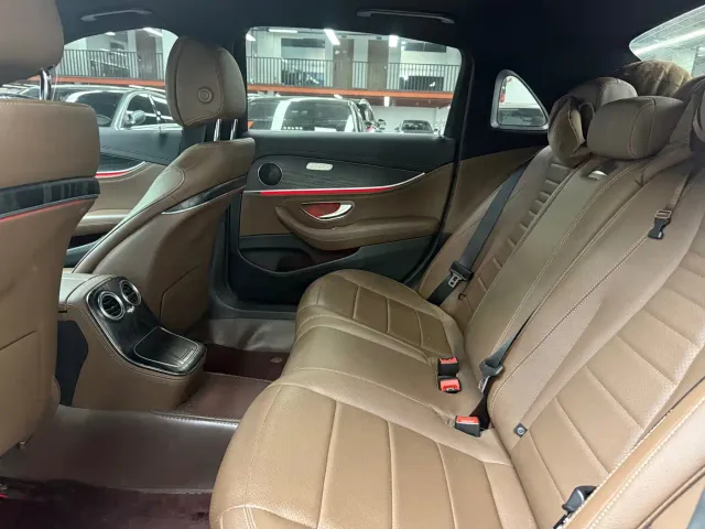 Mercedes-Benz E-Class — Фото автомобиля 16