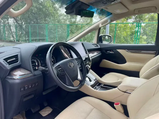 Toyota Vellfire — Фото автомобиля 7