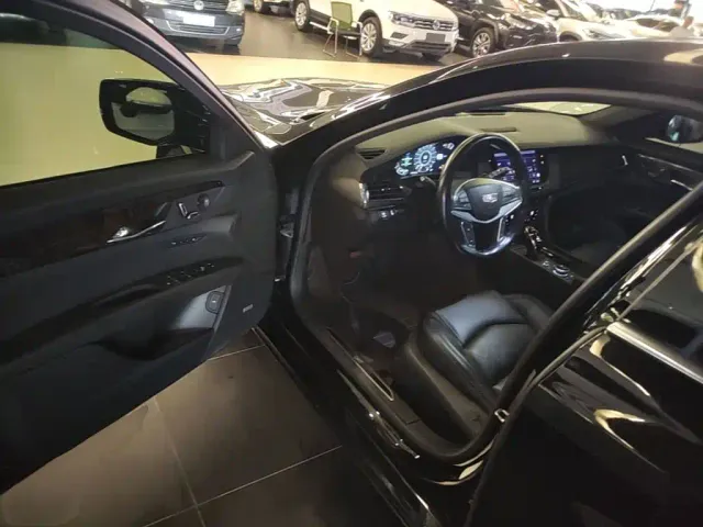 Cadillac CT6 — Фото автомобиля 15