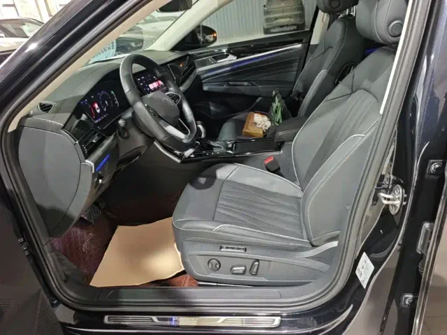 Volkswagen Passat — Фото автомобиля 14