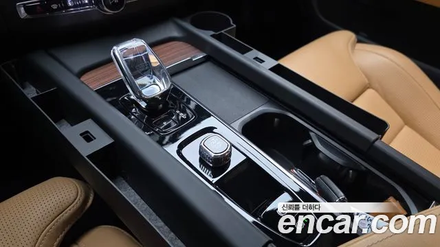 Volvo XC60 2nd Gen — Фото автомобиля 12