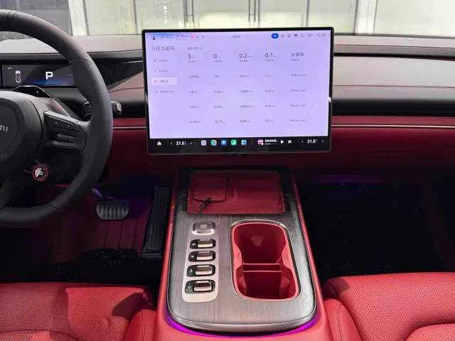 Xiaomi SU7 — Фото автомобиля 8