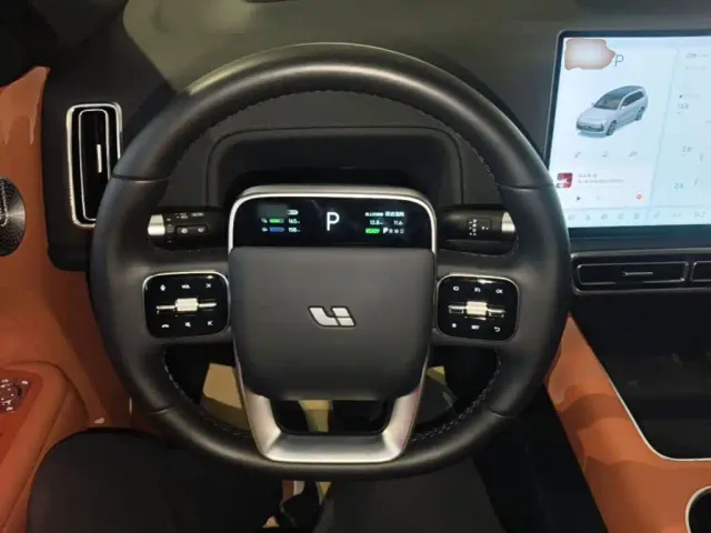 Li Auto L9 — Фото автомобиля 10