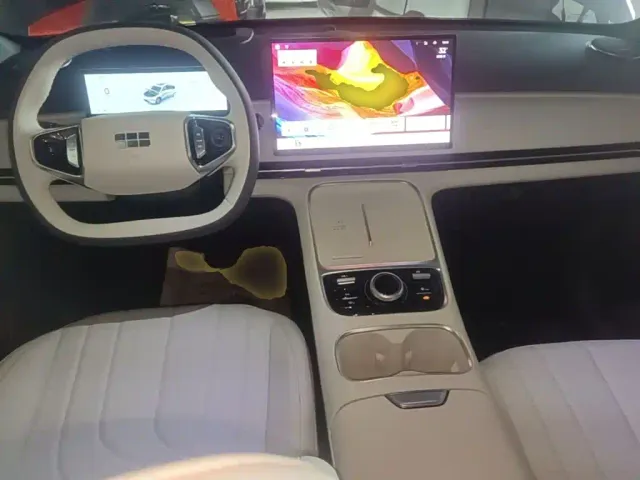 Geely Galaxy Starship 7 EM-i — Фото автомобиля 7