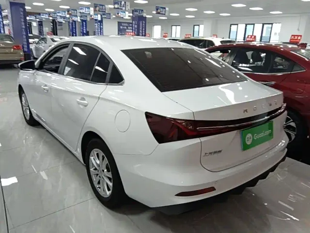 Roewe i5 — Фото автомобиля 4