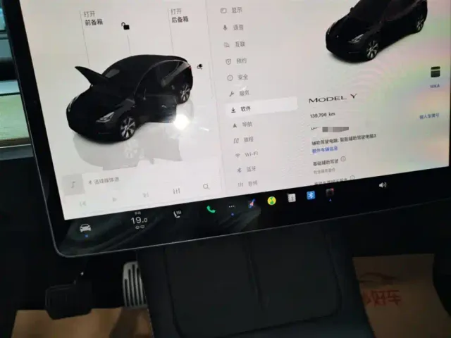 Tesla Model Y — Фото автомобиля 7