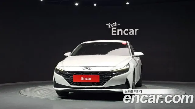Hyundai Avante CN7 — Фото автомобиля 3