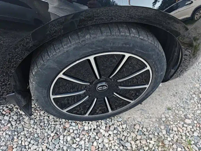 Aito M5 — Фото автомобиля 6