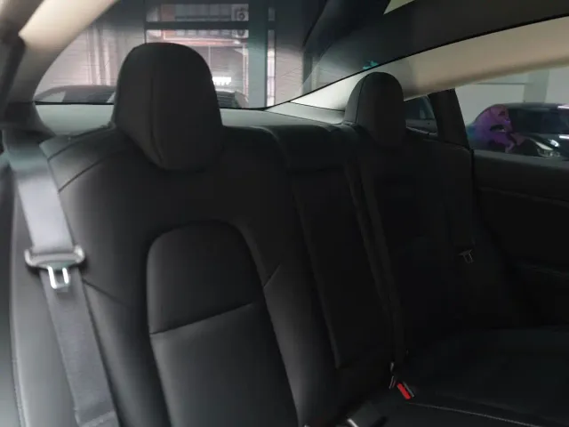Tesla Model 3 — Фото автомобиля 14