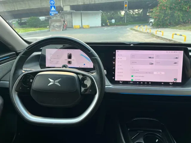 Xpeng P7 — Фото автомобиля 14