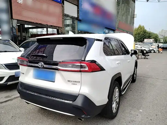Toyota Wildlander — Фото автомобиля 6