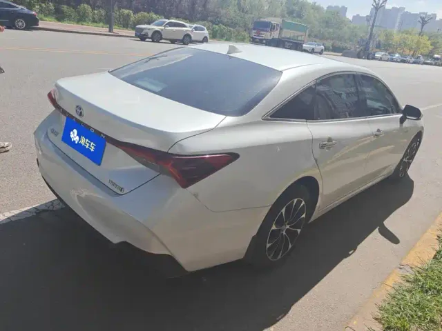 Toyota Avalon — Фото автомобиля 3