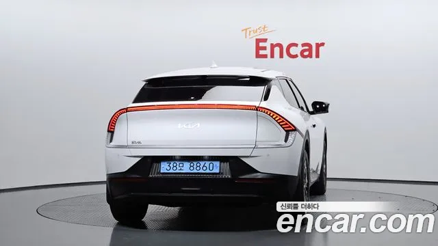 Kia EV6 Standard 4WD — Фото автомобиля 4