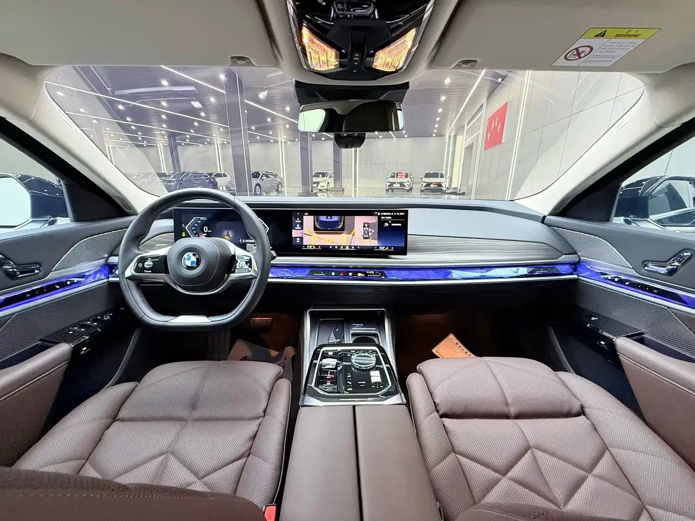 BMW BMW 7 Series 2023 Model 740Li Leading Luxury Package — Фото автомобиля 13