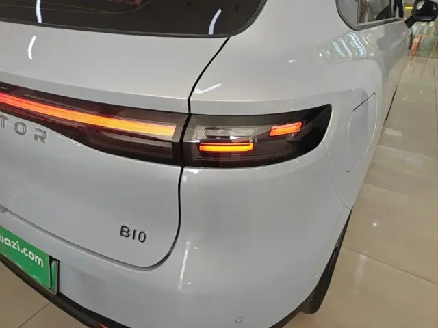 Leapmotor B10 — Фото автомобиля 7