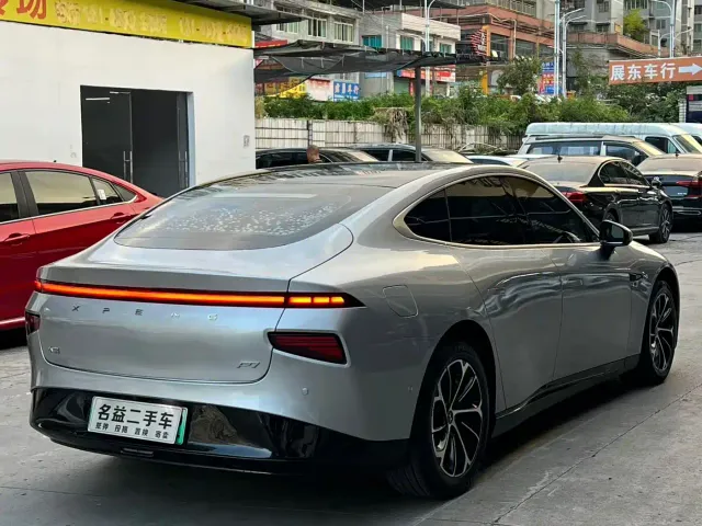 Xpeng P7 — Фото автомобиля 4