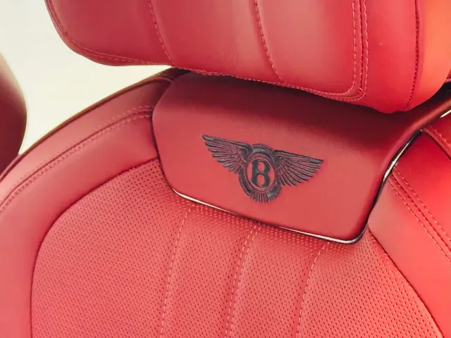 Bentley Flying Spur — Фото автомобиля 13