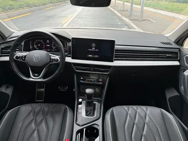 Volkswagen Tiguan L — Фото автомобиля 13