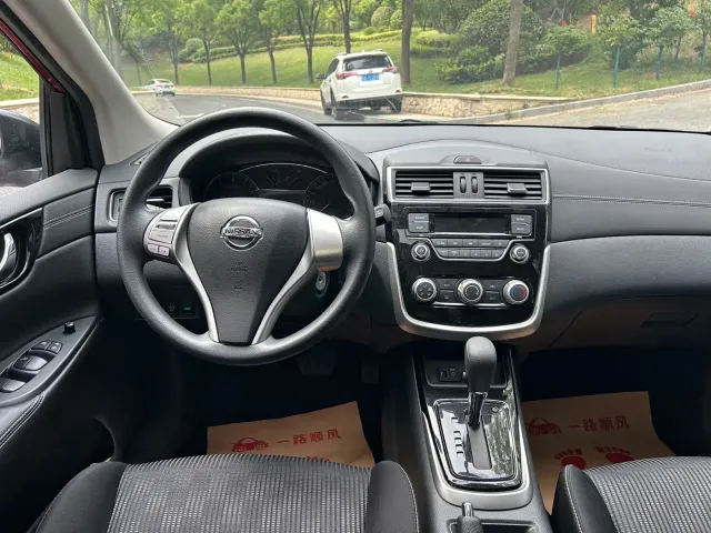 Nissan Tiida — Фото автомобиля 11