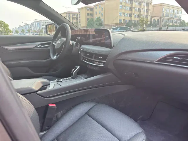 Cadillac CT5 — Фото автомобиля 10
