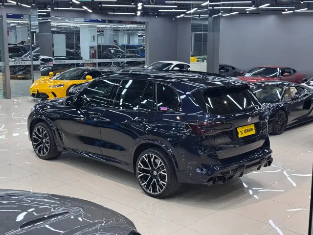 BMW X5 M — Фото автомобиля 9
