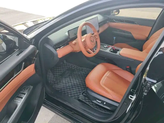 Wuling Starlight — Фото автомобиля 15