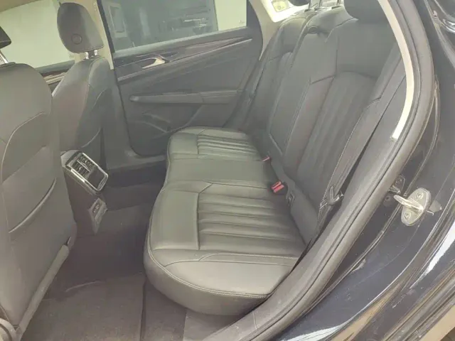 Volkswagen Passat — Фото автомобиля 16