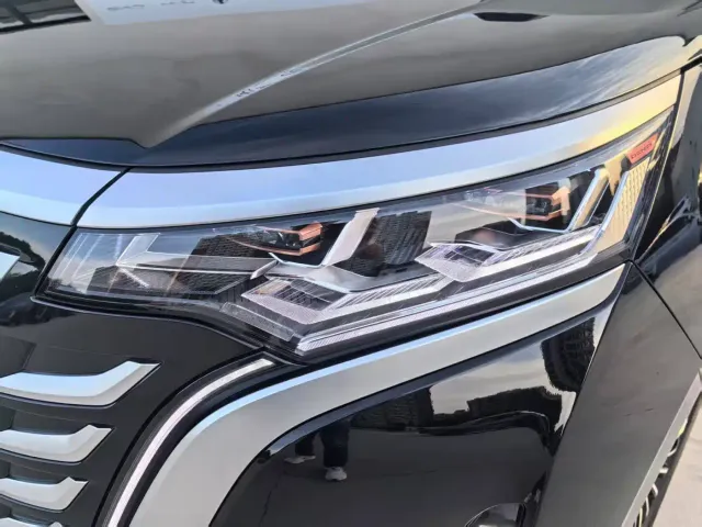 Denza Denza D9 2025 DM-i Smart Drive Edition 1020 AWD Prestige — Фото автомобиля 5