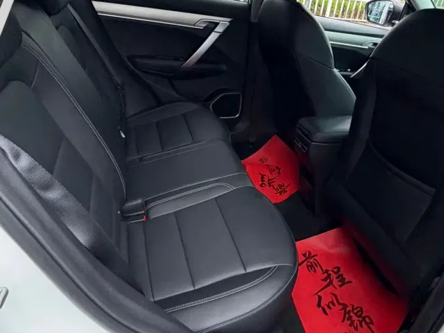 Geely Binyue — Фото автомобиля 11