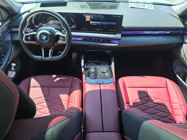 BMW 5 Series — Фото автомобиля 10