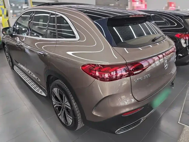 Mercedes-Benz EQE SUV — Фото автомобиля 4