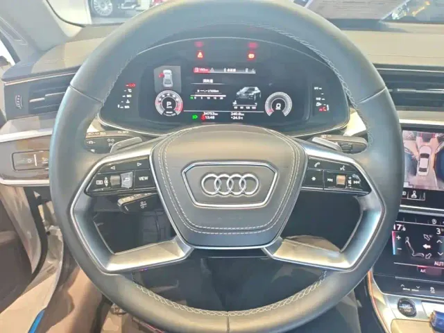 Audi A7L — Фото автомобиля 10