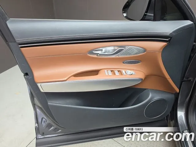 Genesis GV70 — Фото автомобиля 13