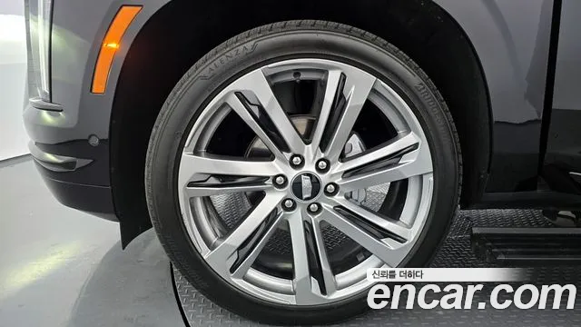 Cadillac Escalade Generation 5 — Фото автомобиля 5